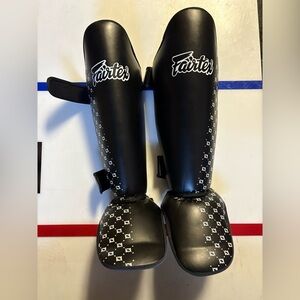 Fairtex SP5 Muay Thai Shin Guards XL